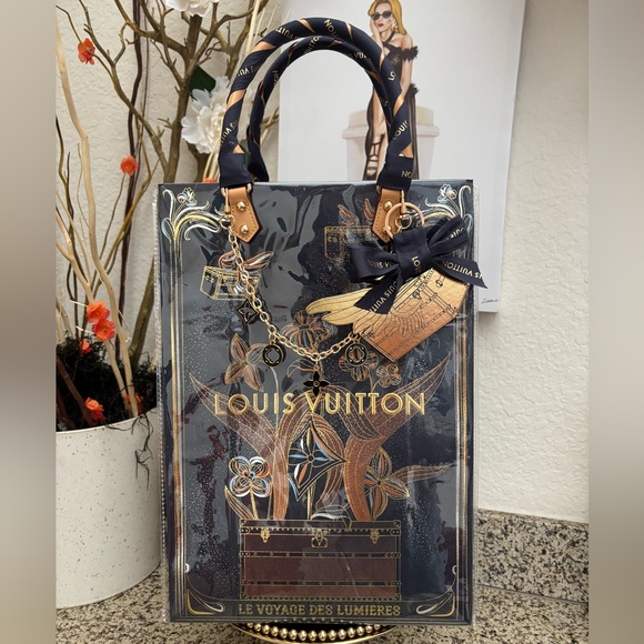 🌲Louis Vuitton Holiday Gift bag Tote🌲 - Picture 2 of 8